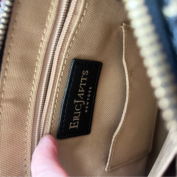 Eric Javits Pochette Squishee Crossbody. - Picture 7 of 7